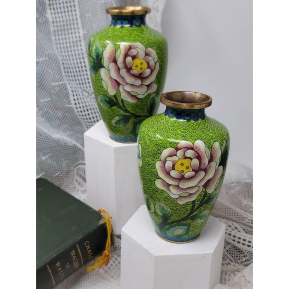 Vintage Green Cloisonné Vases One Matched Pair - Picture 10 of 10